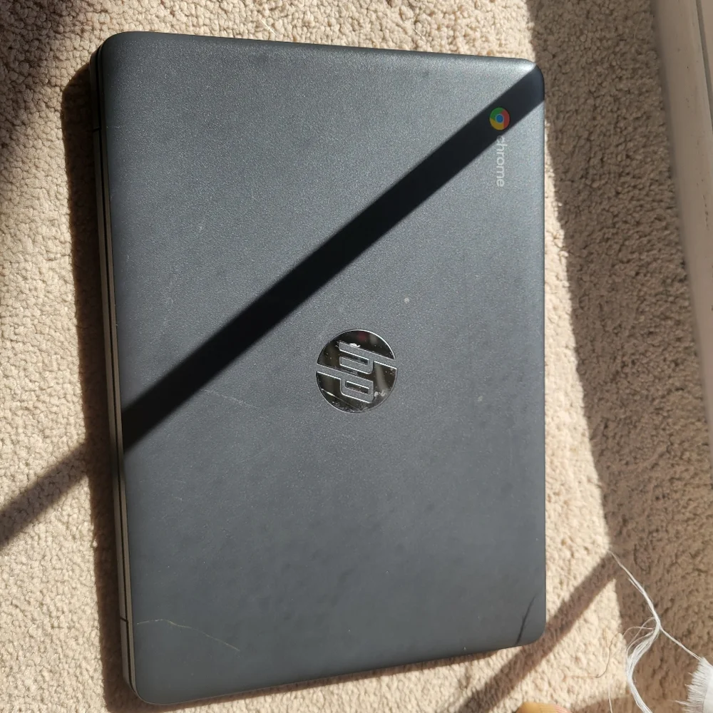 HP 116 Touchscreen Chromebook Intel Celeron 4GB Memory 16GB eMMC